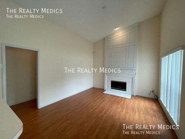 Building Photo - 737 Lagoon Dr