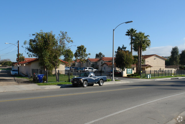 Building Photo - Regency Crest Apartments