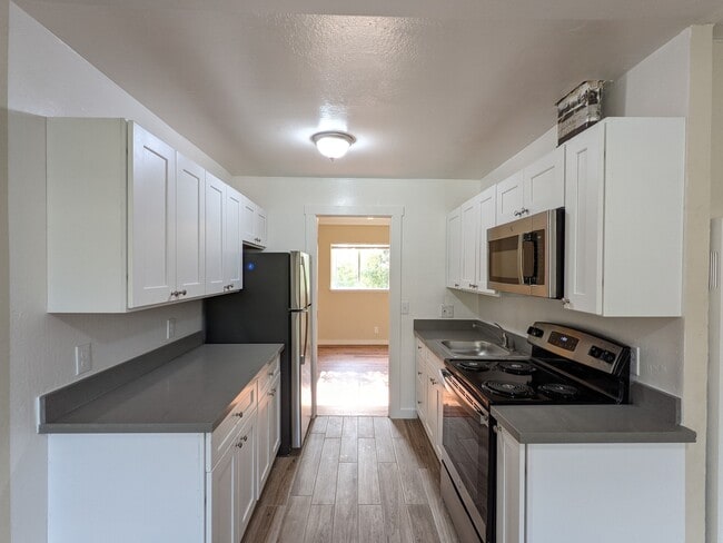 Building Photo - 2121 Blake St