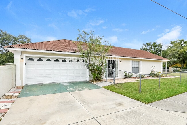 Foto del edificio - 330 N John St