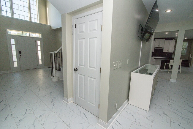 Building Photo - 7676 Big Cedar Ct