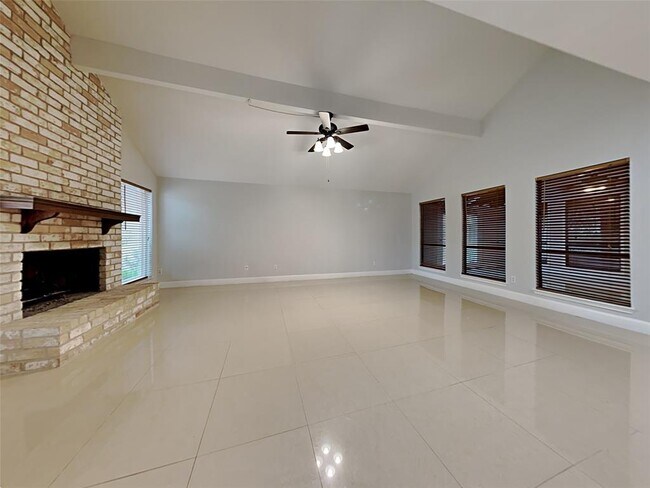 Foto del edificio - 14211 Langbourne Dr