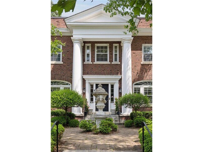 Foto del edificio - 1785 Dupont Ave S