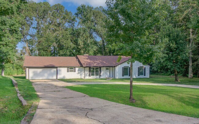 Building Photo - 580 Brandon Rd