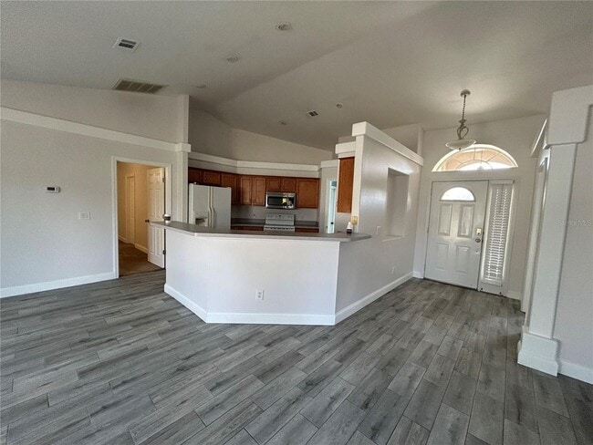 Building Photo - Saint Cloud Home