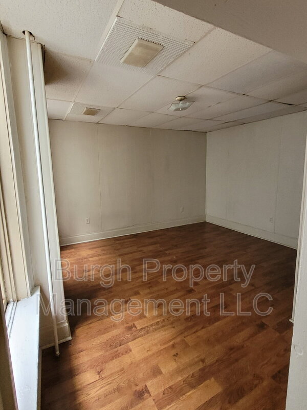 Building Photo - 984 Jefferson Ave