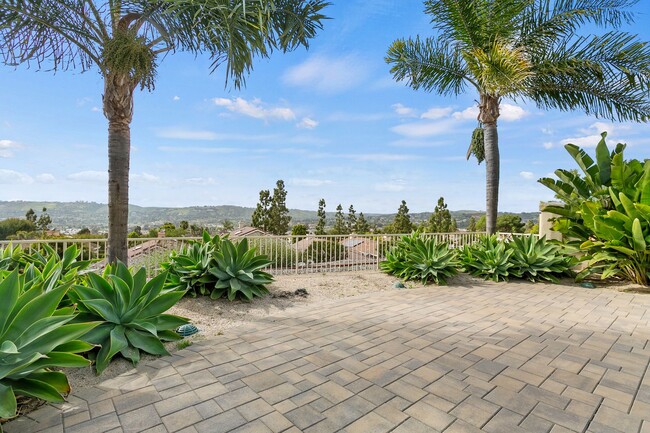 Building Photo - Freshly Renovated | Single-Level with VIEW...