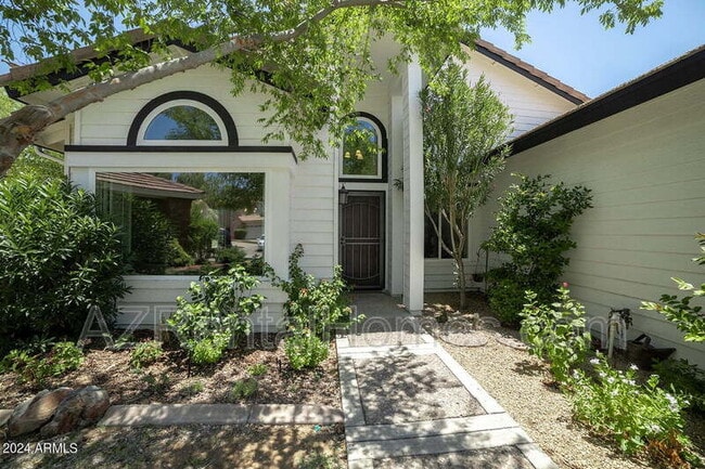 Foto del edificio - 16023 N 48th Pl