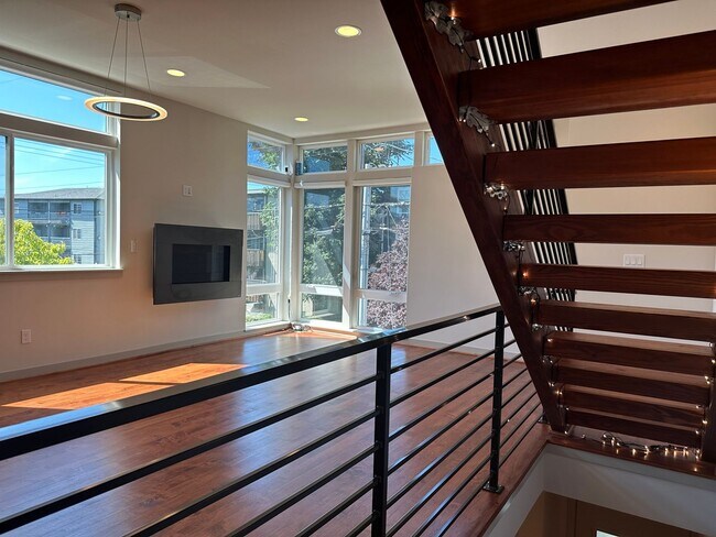 Foto del edificio - Luxury Green Lake Townhouse