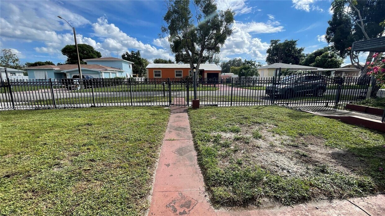 Foto principal - 1431 NW 87th Terrace