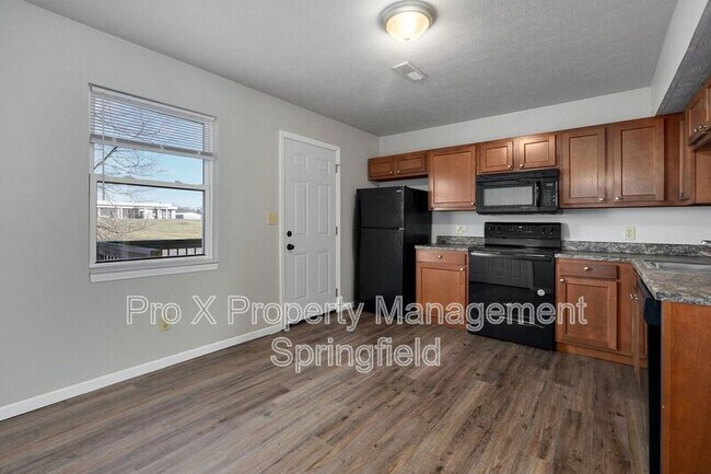 Foto del edificio - 613 E Bain St