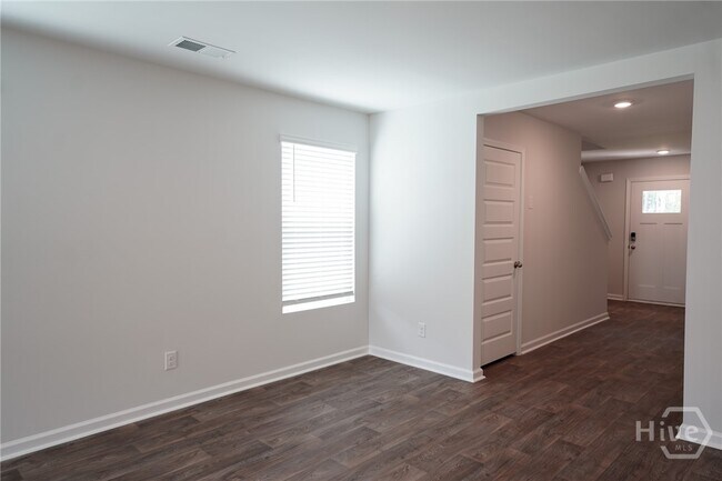 Building Photo - 110 Painted Lady Lp