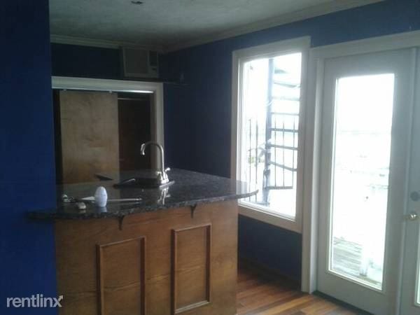 Building Photo - 257 Webster St