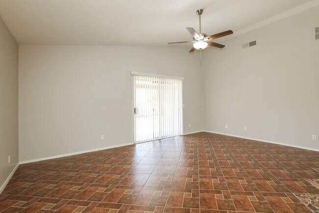 Foto del edificio - 5824 S 27th Dr