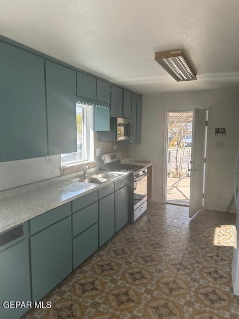 Foto del edificio - 5028 Blue Ridge Dr