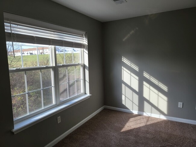 Building Photo - 3 Bedroom Townhome for Rent in Waynesboro