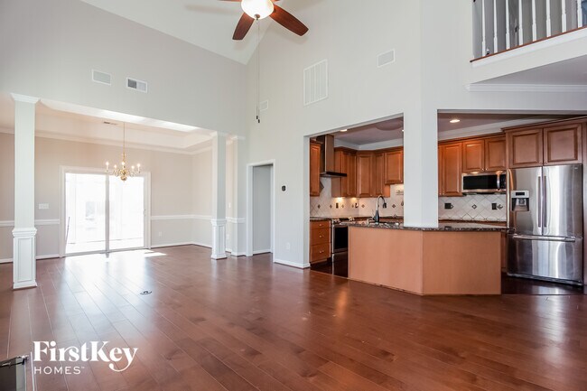 Building Photo - 5760 Knoll Ct