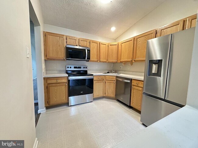 Foto del edificio - 121 Brookland Ct