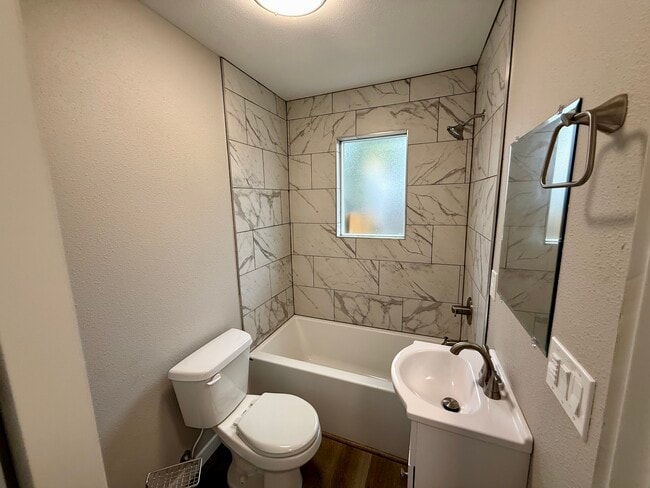 Building Photo - 1762 Evergreen Ave NE