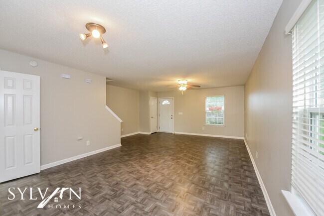 Building Photo - Nice 3BR 2.5BA Home