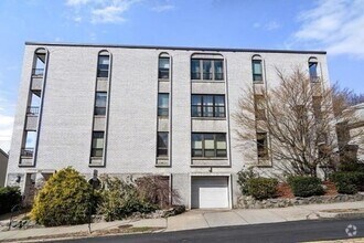 Building Photo - 405 Langley Rd