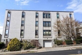 Building Photo - 405 Langley Rd