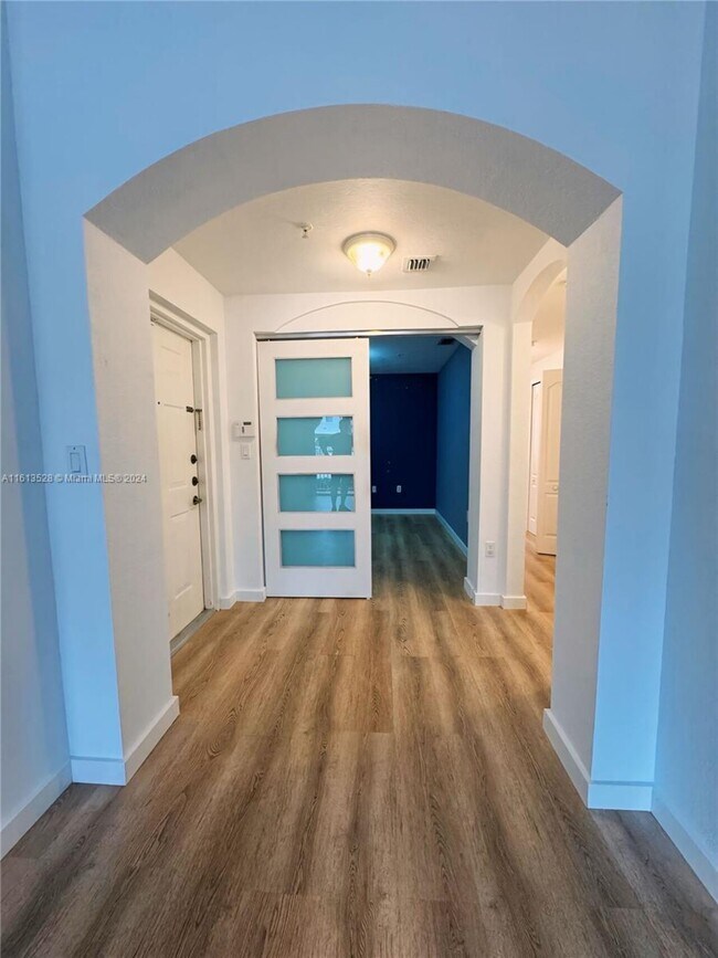 Building Photo - ENTURY PARK CONDO