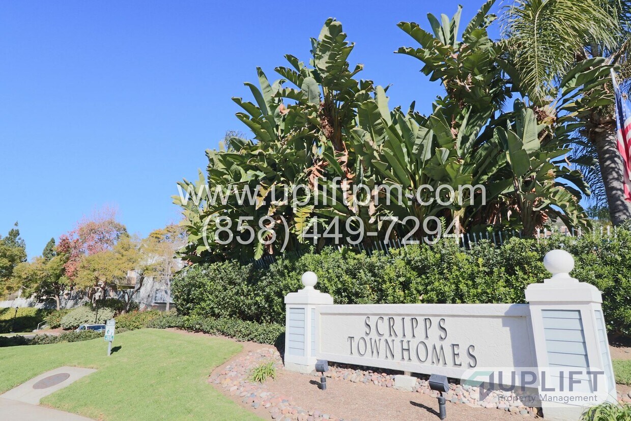 Foto principal - 2 Bed, 2.5 Bath Townhome w/ Central HVAC, ...