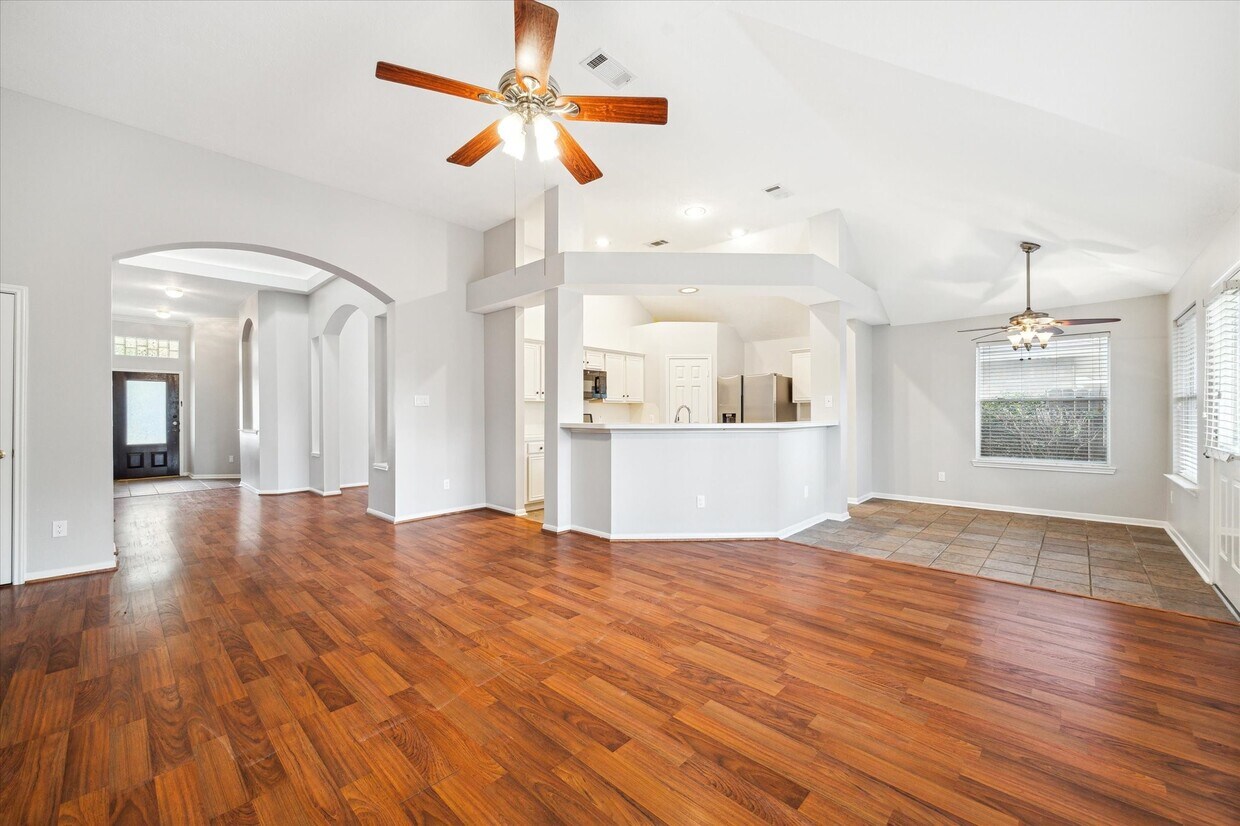 Foto del edificio - 16814 Dunbar Grove Ct