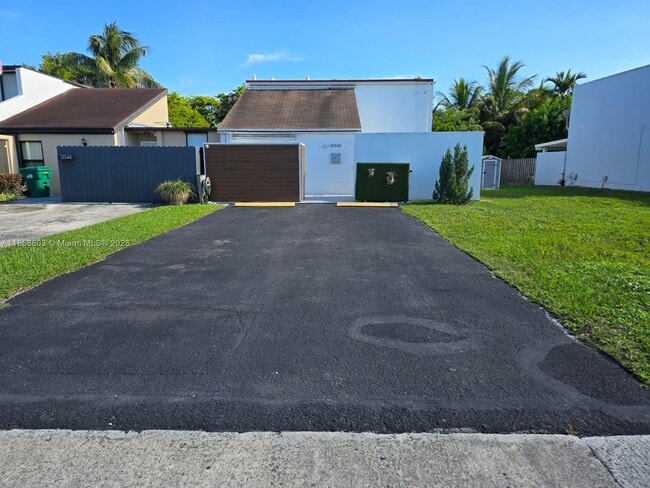 Foto del edificio - 12352 SW 18th Terrace