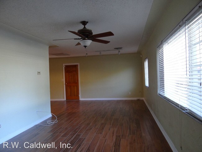 Foto del edificio - 2680 Fairway Ave S