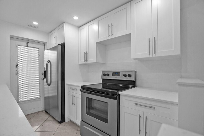 Building Photo - 3411 Spanish Trail