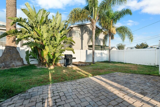 Foto del edificio - 7822 Sycamore Drive