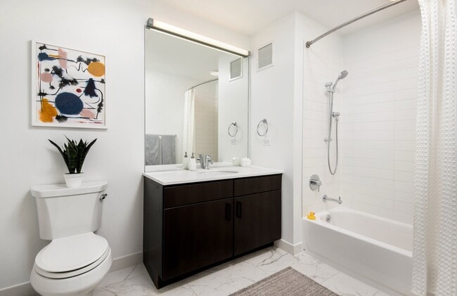 Photo - 755 W Adams St (Chicago, IL) Apartment