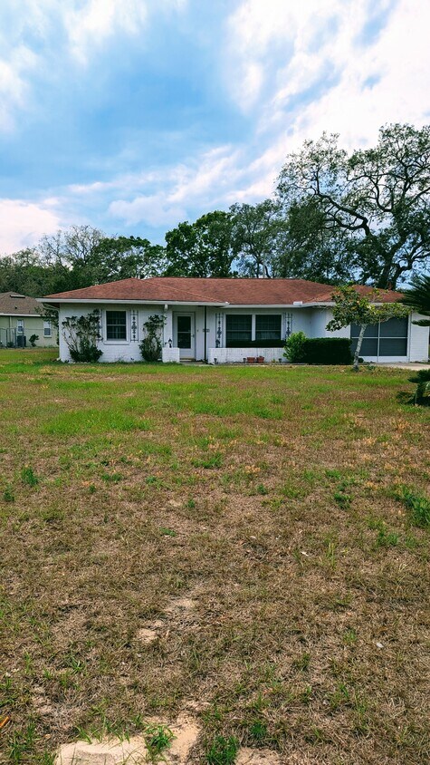 Foto del edificio - 8408 Keesler St