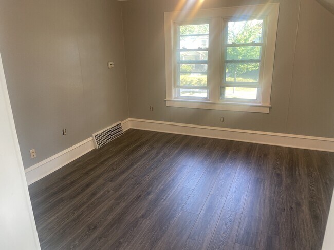 Foto del edificio - 3725 E Holmes apartment A