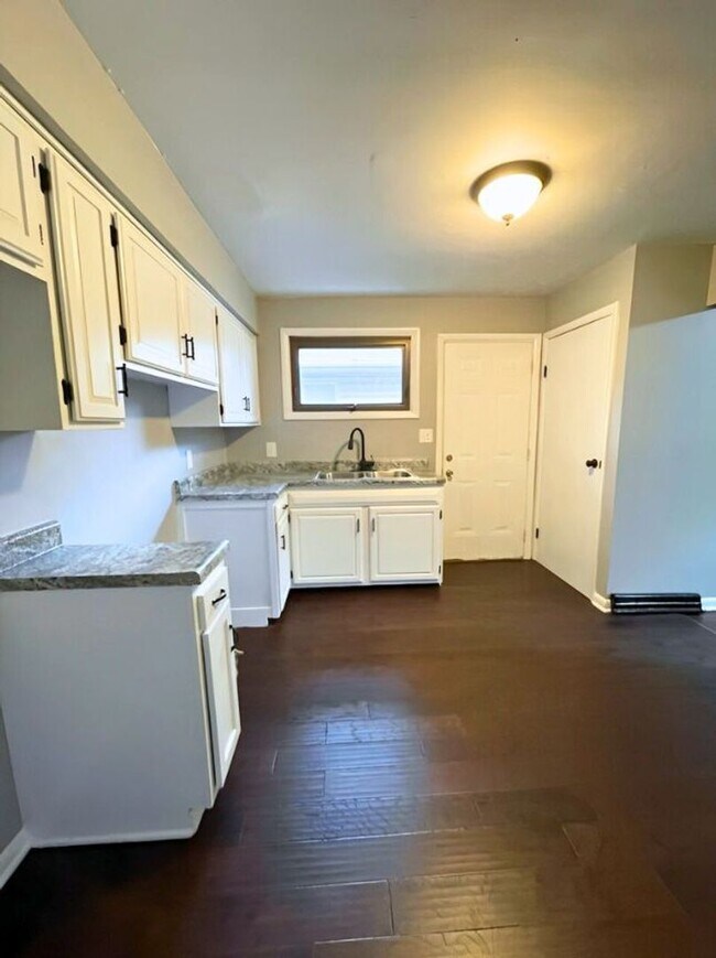 Foto del edificio - Beautiful 3 Bedroom Home in North Columbus!