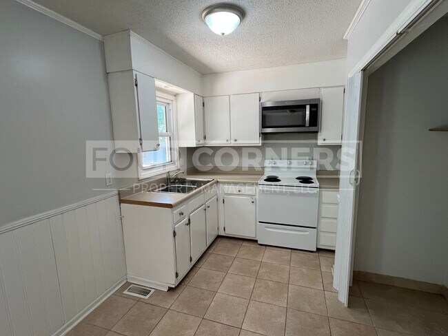 Foto del edificio - 1409 Waterloo Dr