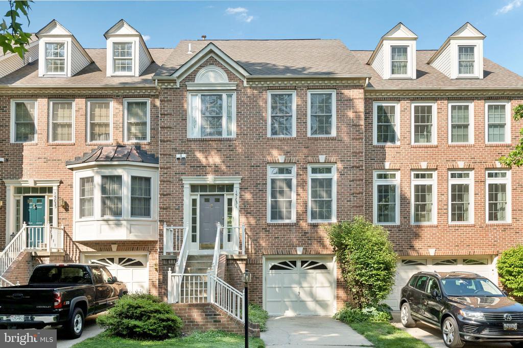 Primary Photo - 15831 Glacier Ct