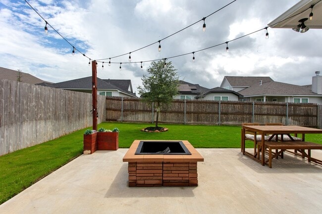 Building Photo - Spectacular Home in Southern Pointe!!