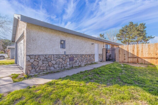 Building Photo - 1523 E Ave. J