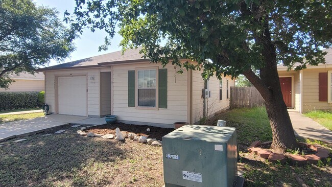 Foto del edificio - 2 bedroom 2 Bathroom House