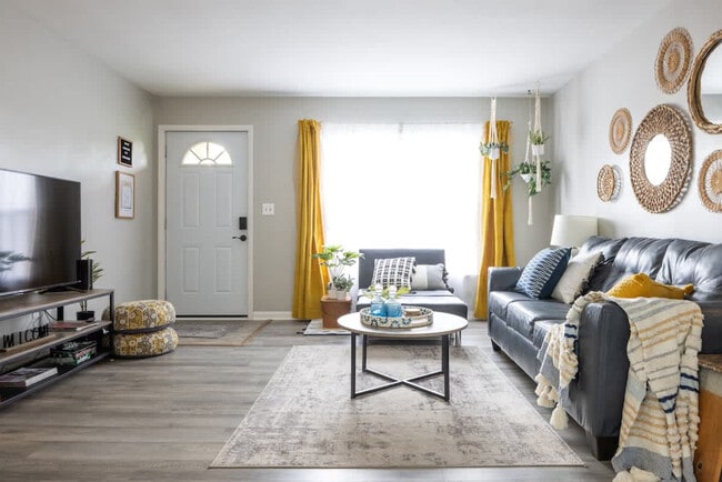 Building Photo - 19229 Pierce Dr