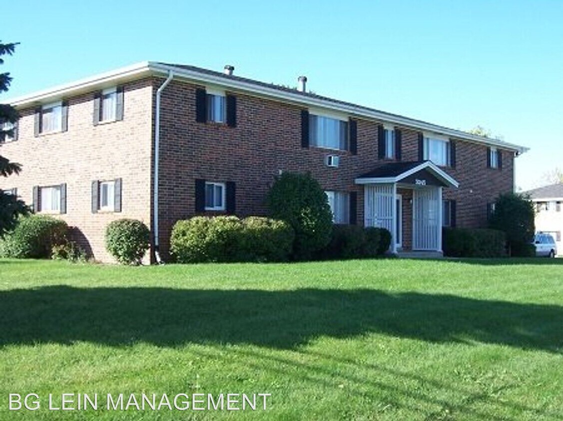 Primary Photo - 3240-3330 Packer Dr