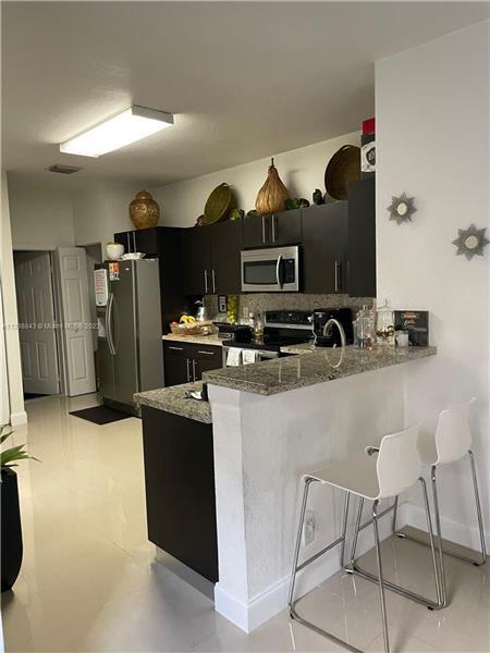 Foto del edificio - 4113 Forest Dr