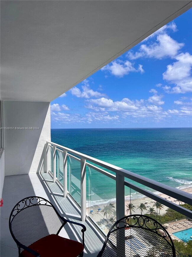 Foto del edificio - 2030 S Ocean Dr