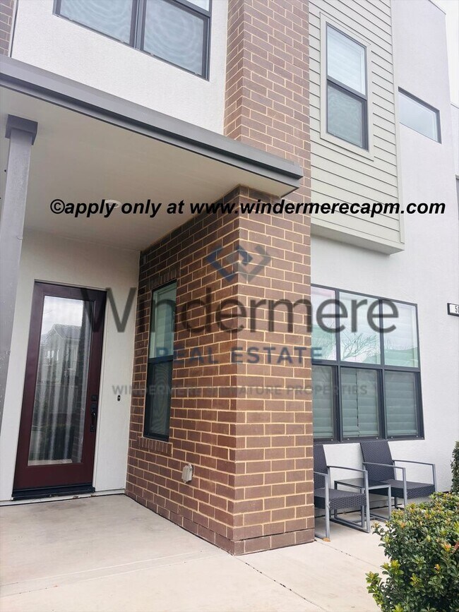 Foto del edificio - Modern Living in the heart of McKinley Village!