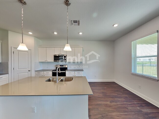 Foto del edificio - 14625 Cedar Ml Dr