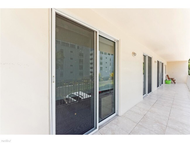 Foto del edificio - 50 Ocean Lane Dr