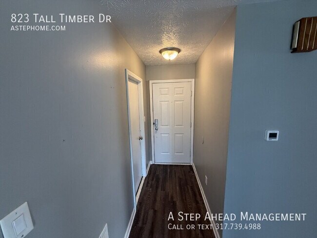 Foto del edificio - 823 Tall Timber Dr